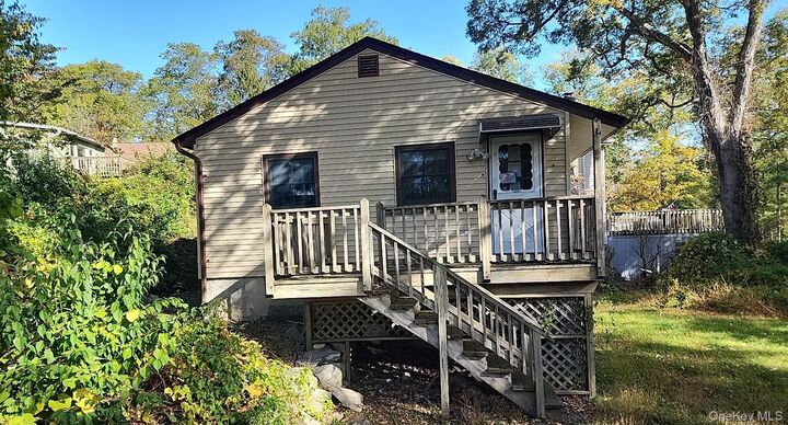 Property Photo:  5 Birch Drive  NY 12531 