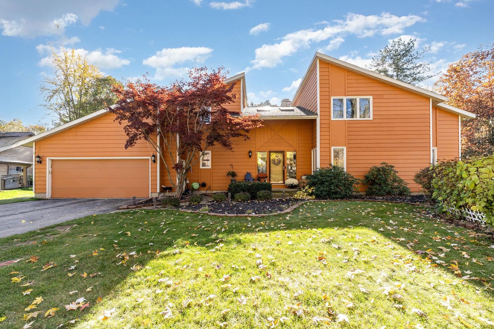 Property Photo:  4909 Oakridge  MI 48640 