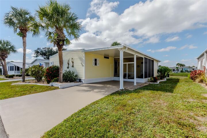 Property Photo: 2100 Kings Highway 283 FL 33980