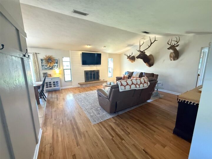 Property Photo:  5540 SE 21st Lane  FL 34480 