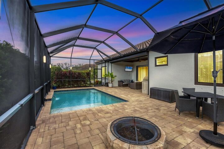 Property Photo: 13106 Indigo Way FL 34211