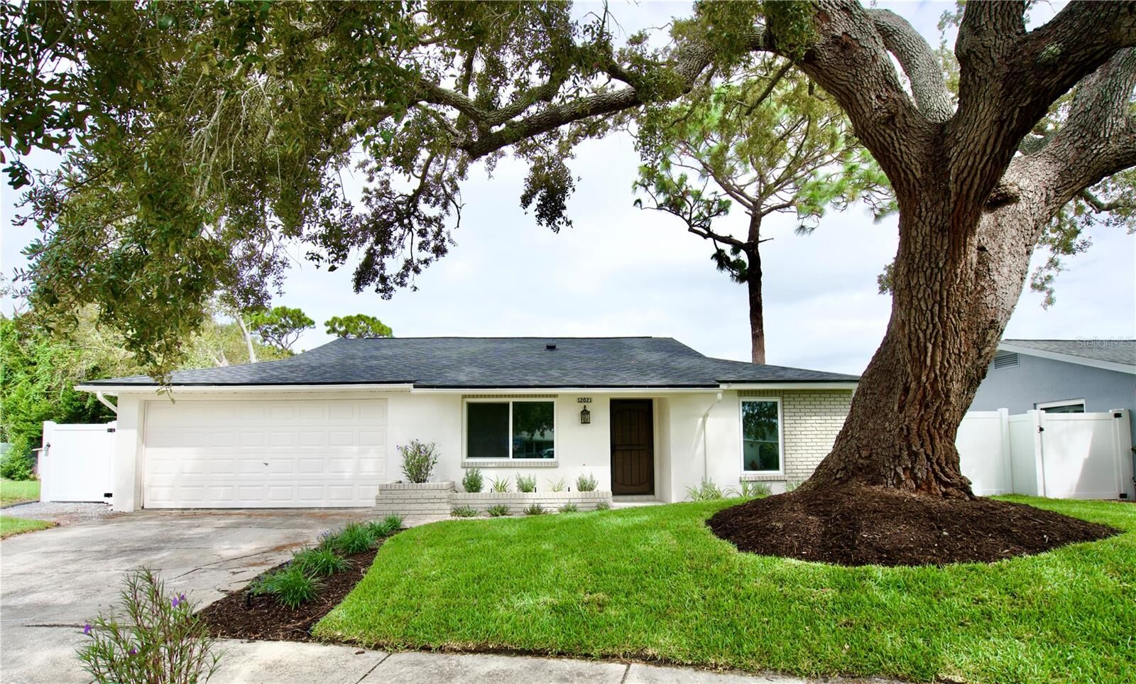 Property Photo: 12021 107th Court FL 33778