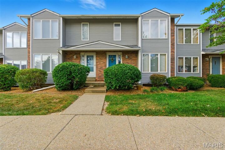 605 King Drive C  St Charles MO 63303 photo