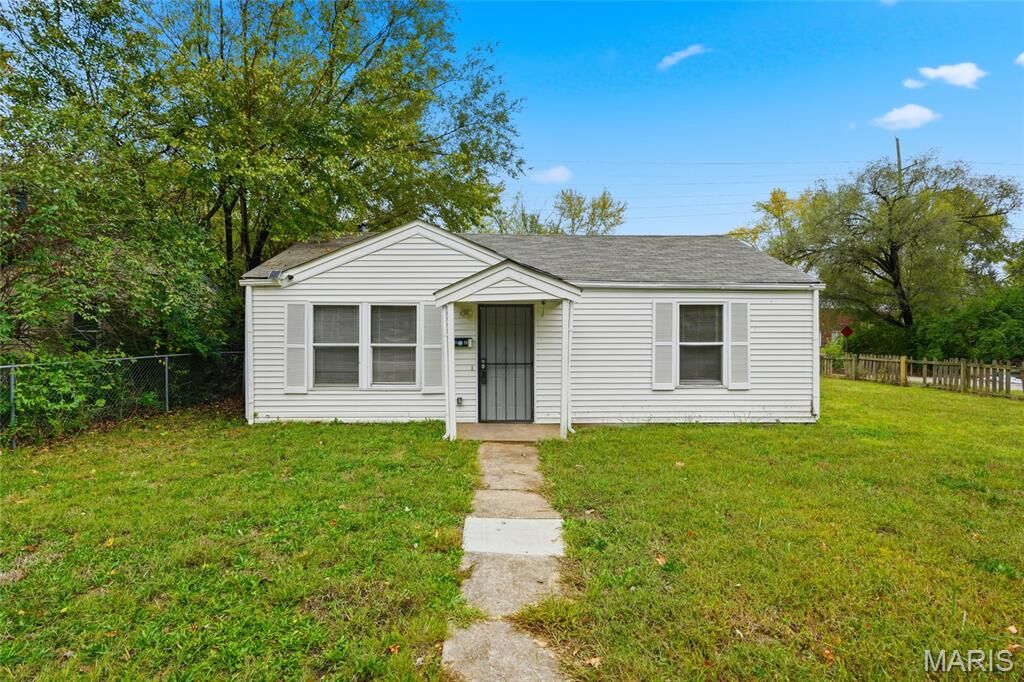 Property Photo: 1626 Nemnich Avenue MO 63136