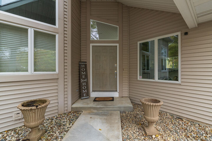 Property Photo:  2798 E T Avenue  MI 49002 