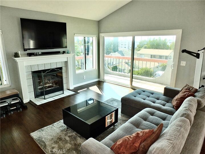 Property Photo:  3600 E 4th 305  CA 90814 