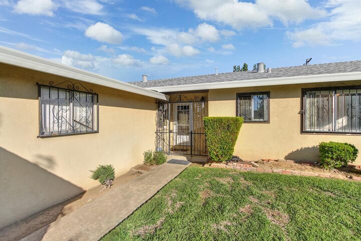 Property Photo:  7433 Troon Way  CA 95822