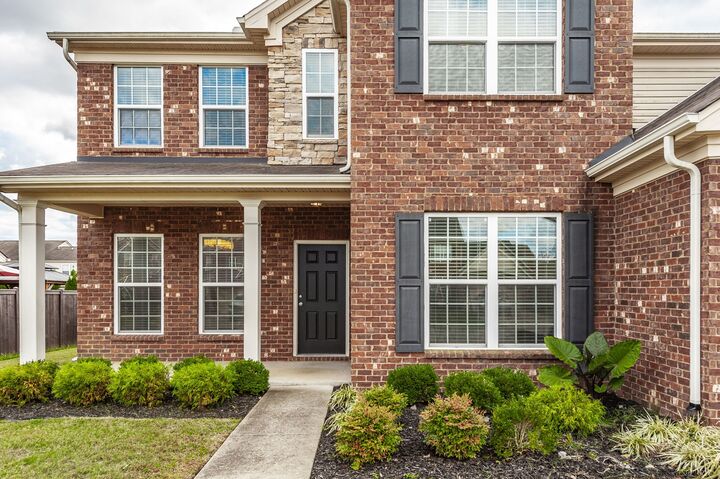 Property Photo:  1019 Lacebark Ln  TN 37075