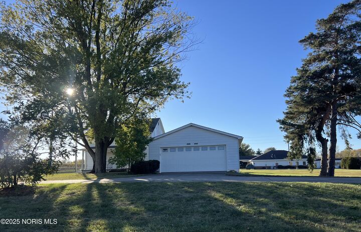 Property Photo:  215 Briar Hill Road  OH 45872 