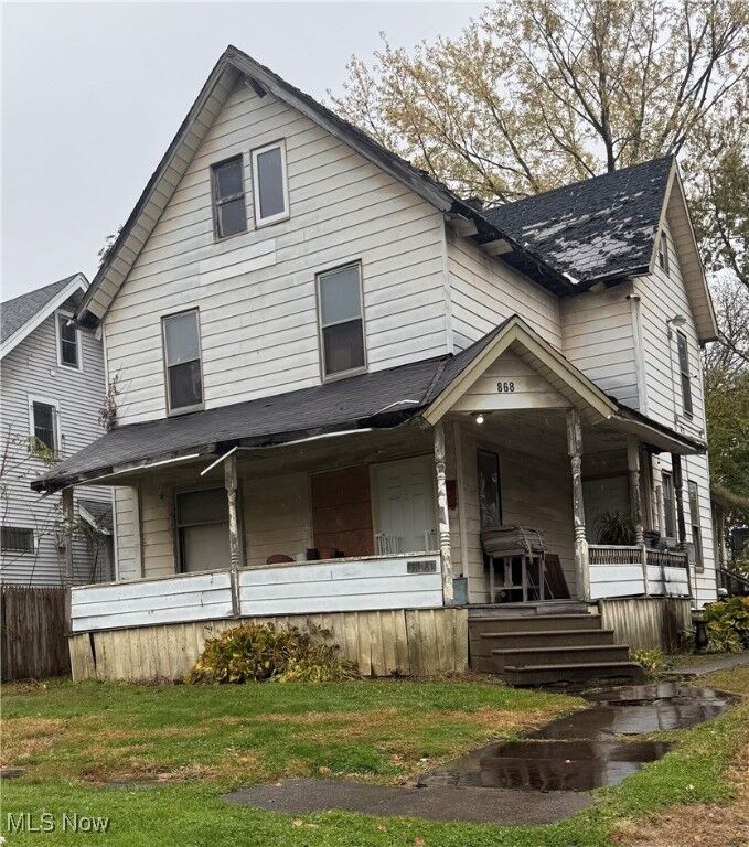 Property Photo:  868 Front Street SW  OH 44485 