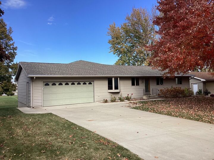 Property Photo: 1704 Plainview Lane MN 56007