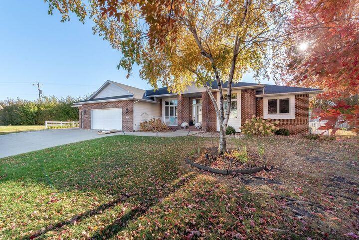 Property Photo: 125 Thissen Court MN 56001