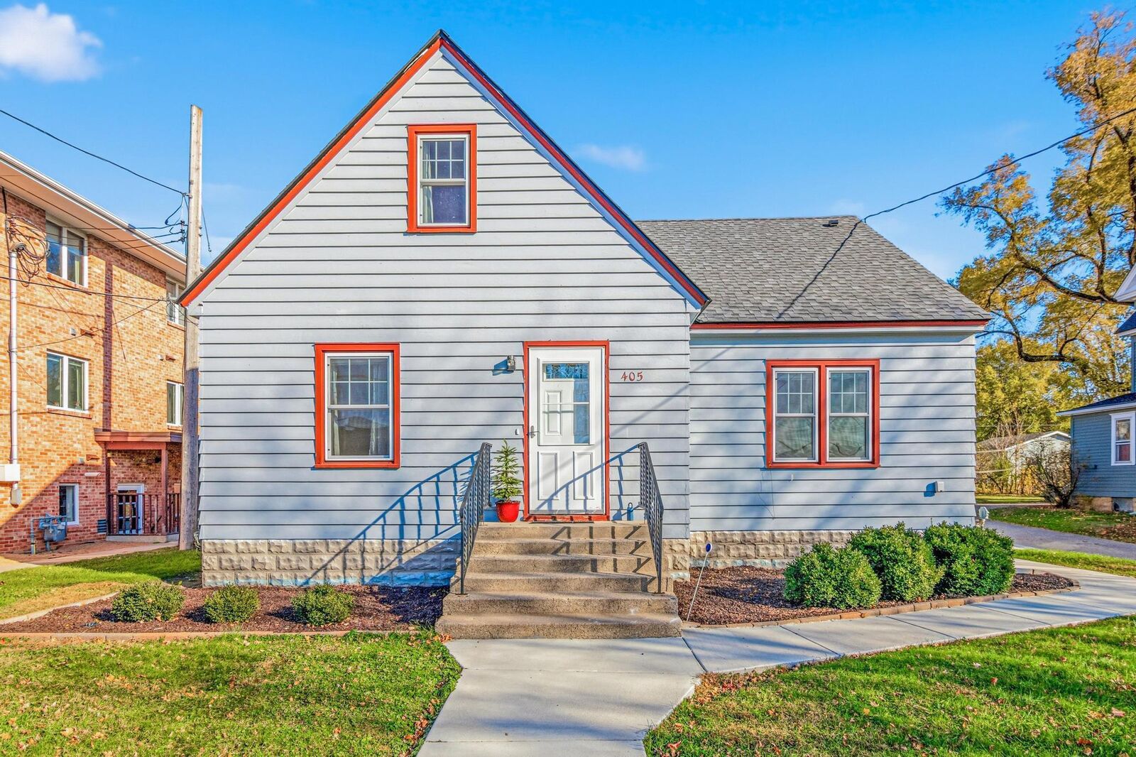 Property Photo:  405 Washington Street  MN 55057 