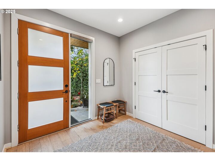 Property Photo: 6216 SE Belmont St OR 97215