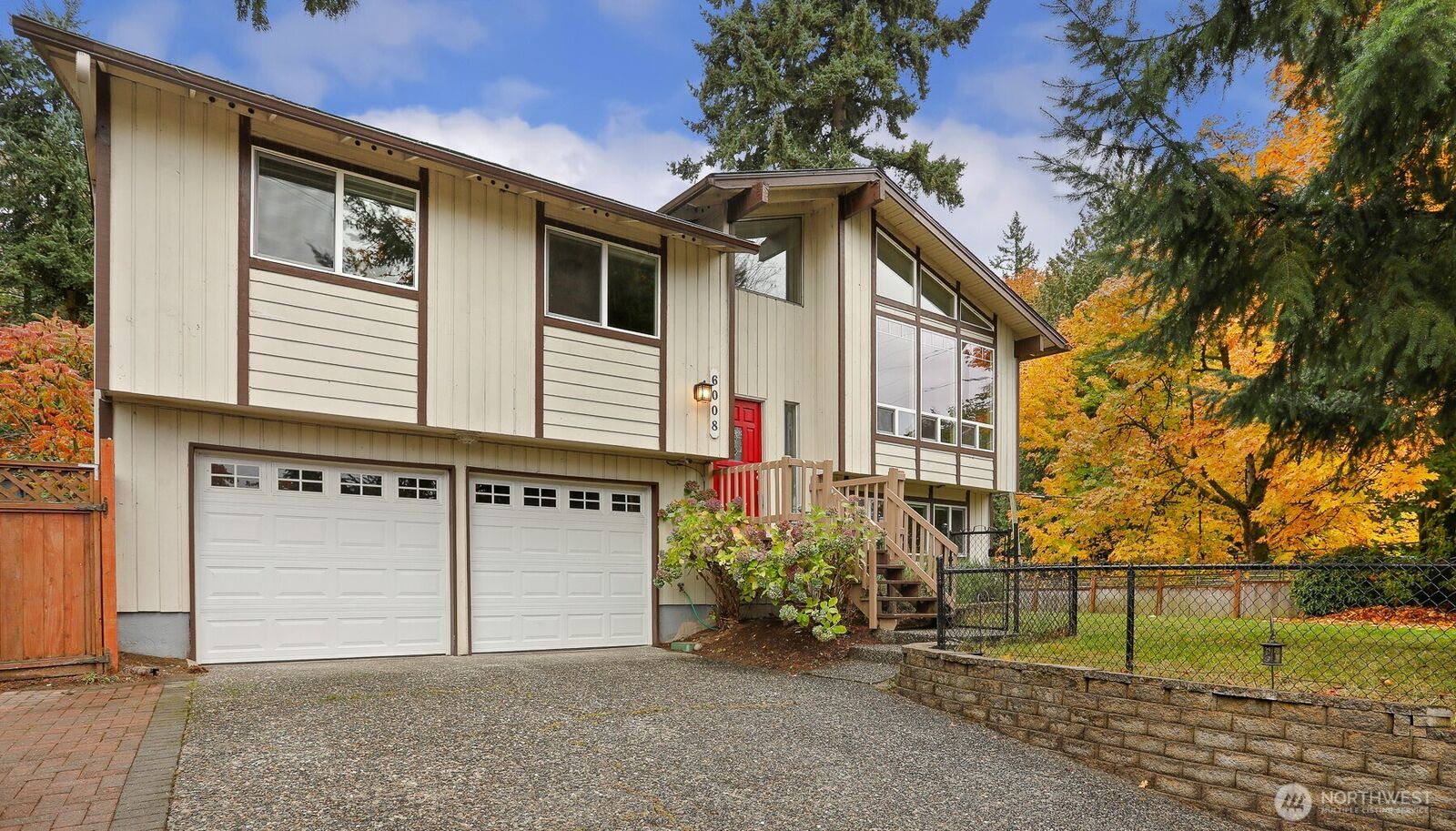 Property Photo:  6008  116th Avenue NE  WA 98033 
