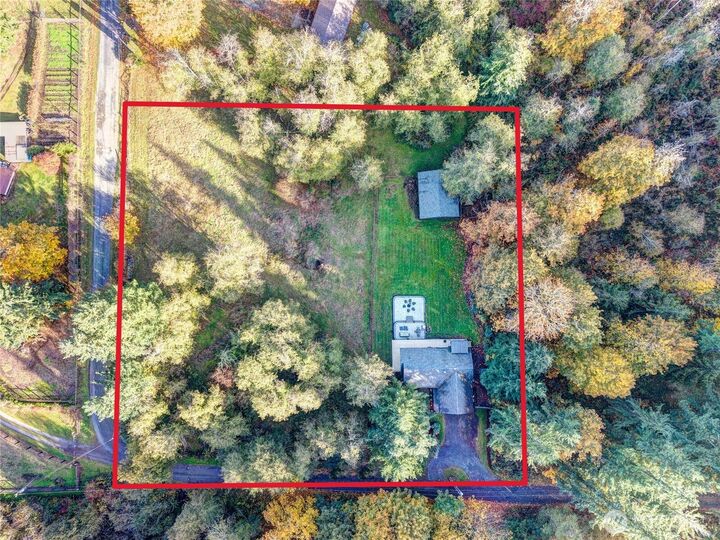 Property Photo:  17628  252nd Avenue SE  WA 98038