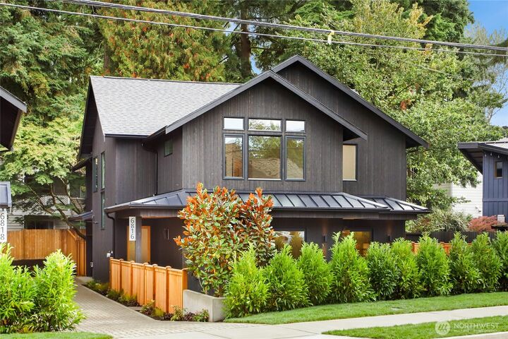 Property Photo:  6816  128th Avenue NE  WA 98033