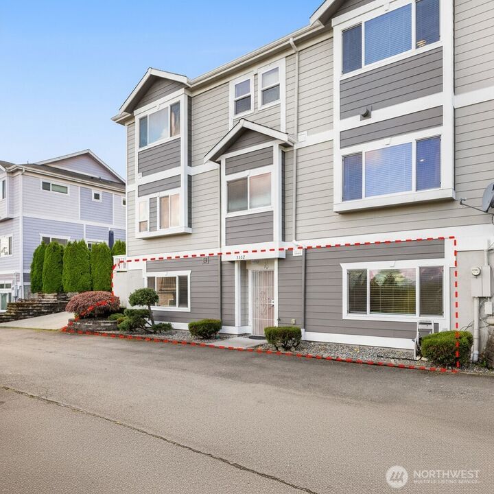 Property Photo: 3322 S Holly Street WA 98118