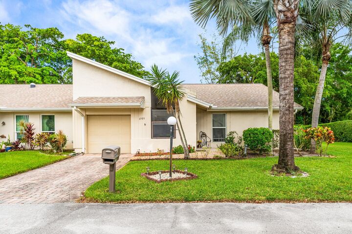 Property Photo: 6989 Quince Lane FL 33467