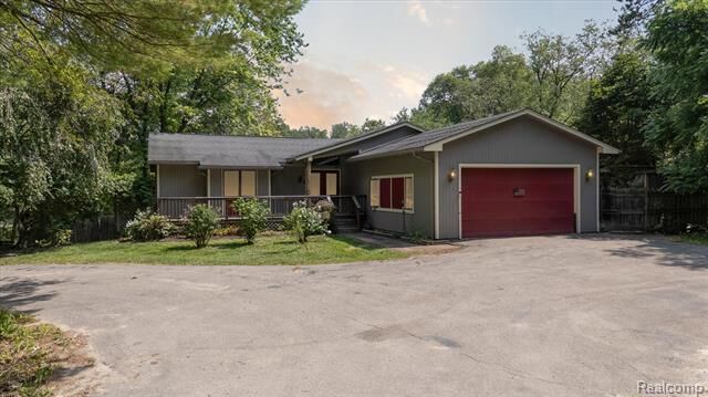 Property Photo: 4851 Fox Chapel Drive MI 48428