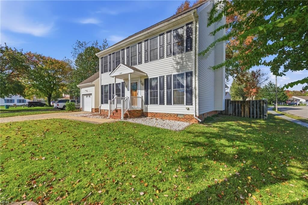 Property Photo:  207 Ford Ct  VA 23608 