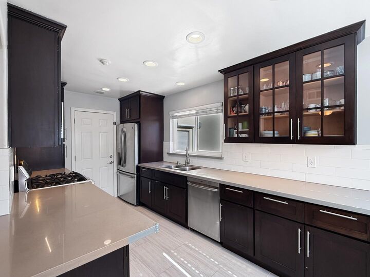 Property Photo:  225 Lauella Court  CA 94041 