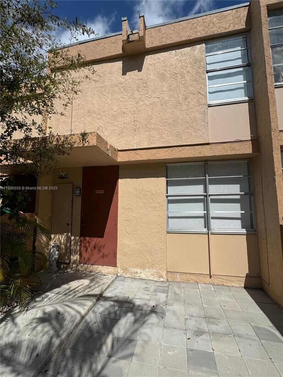 Property Photo: 6007 SW 69th St 74 FL 33143