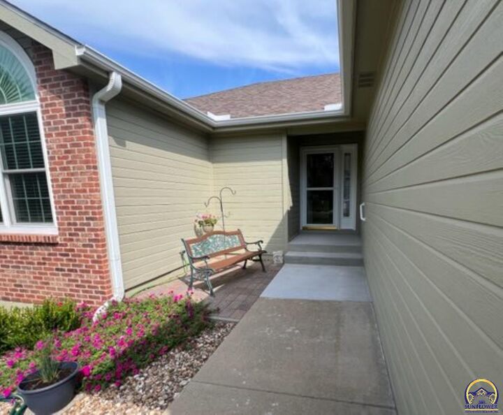 Property Photo: 4346 SE 24th Ct KS 66542