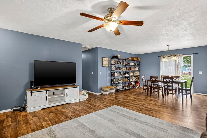 Property Photo:  216 Country Lane  MO 65712 