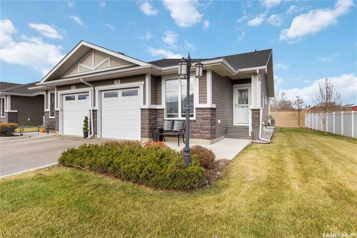 Property Photo: 3214 11th Street 14 SK S7M 5G3