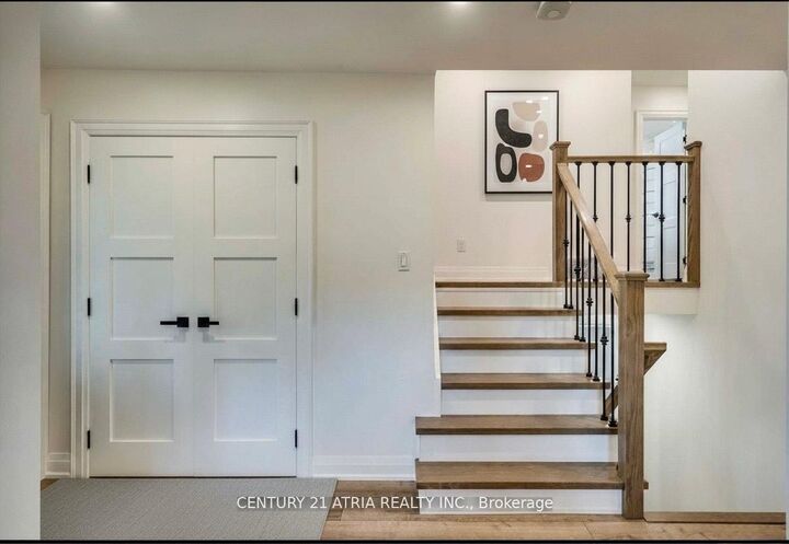 Property Photo:  1319 Oxford Avenue  ON L6H 1T2 