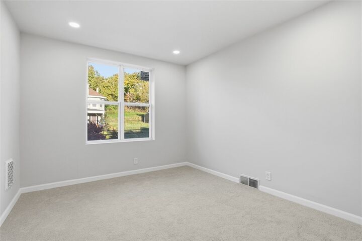 Property Photo:  188 Dakota  PA 15202