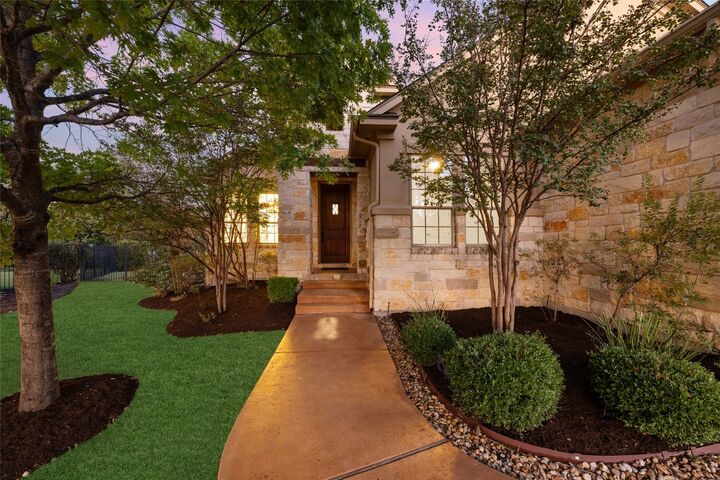 Property Photo: 103 Edinburgh Isle Court TX 78738