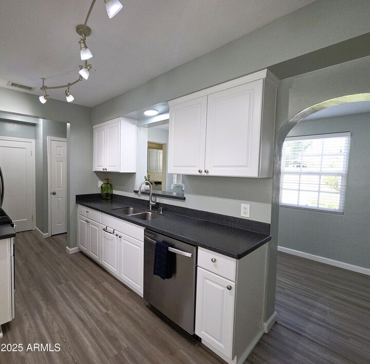 Property Photo:  930 W Mackenzie Drive  AZ 85013 