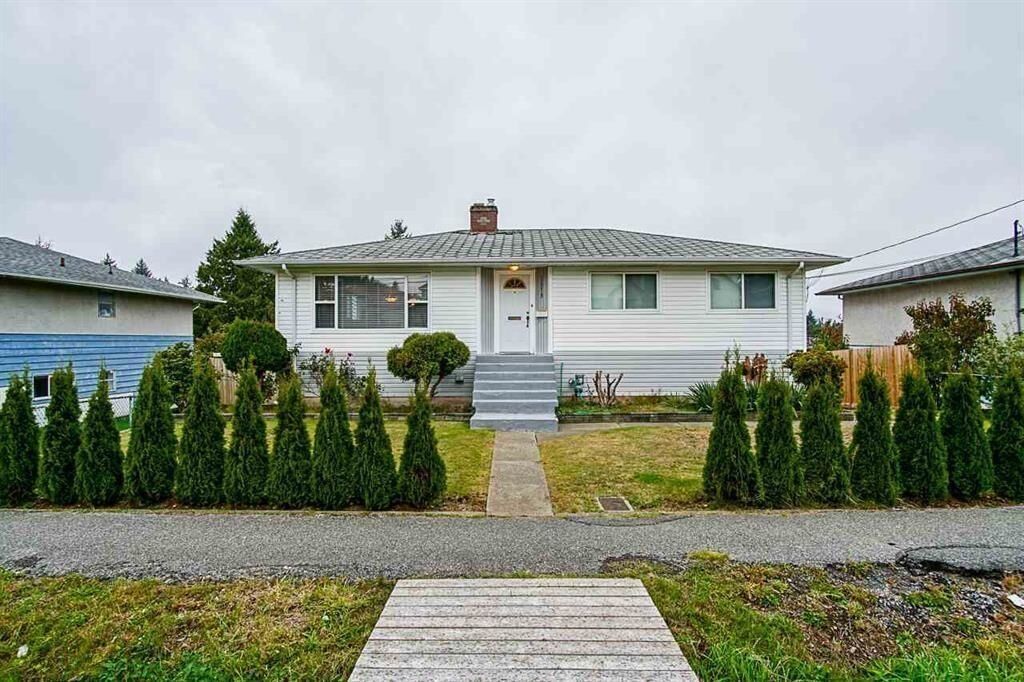 Photo de la propriété: 12219 99 Avenue BC V3V 2N6