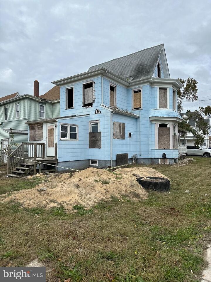 Property Photo: 527 E Mulberry Street NJ 08332