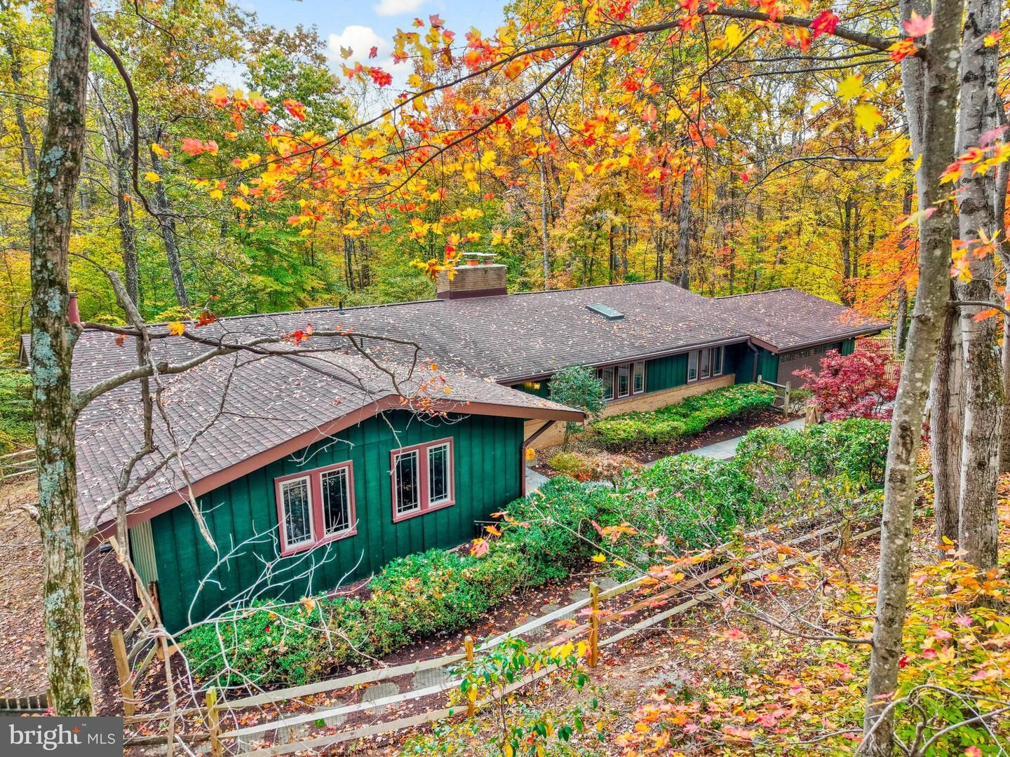 Property Photo:  6812 Glencove Drive  VA 20124 