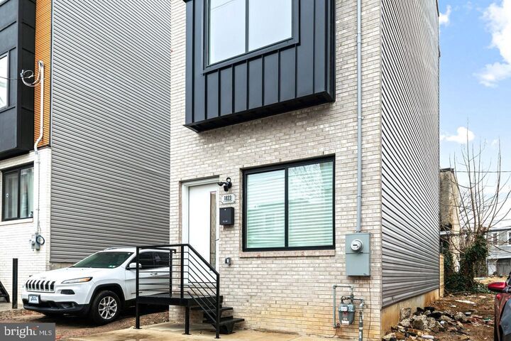 Property Photo: 2322 N Mutter Street PA 19133