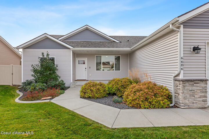Property Photo:  6686 W Harmony St  ID 83858 