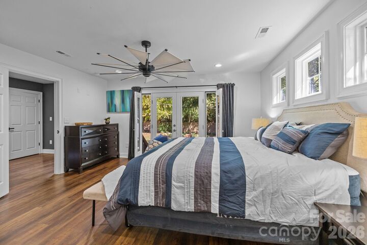 Property Photo: 1501 Herrin Avenue NC 28205