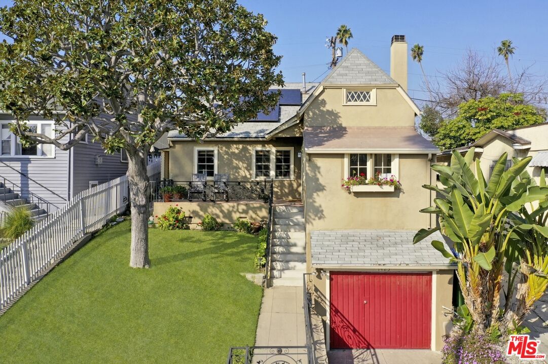 Property Photo:  1423 McCollum St  CA 90026 