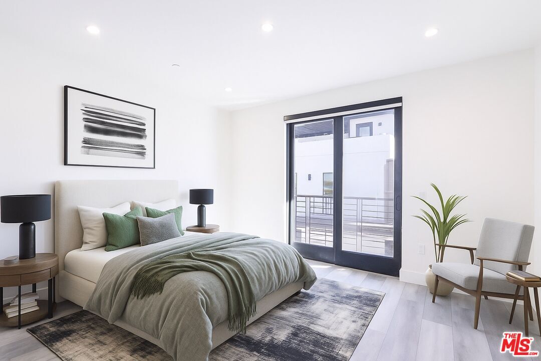 Property Photo: 11800 Courtleigh Dr CA 90066