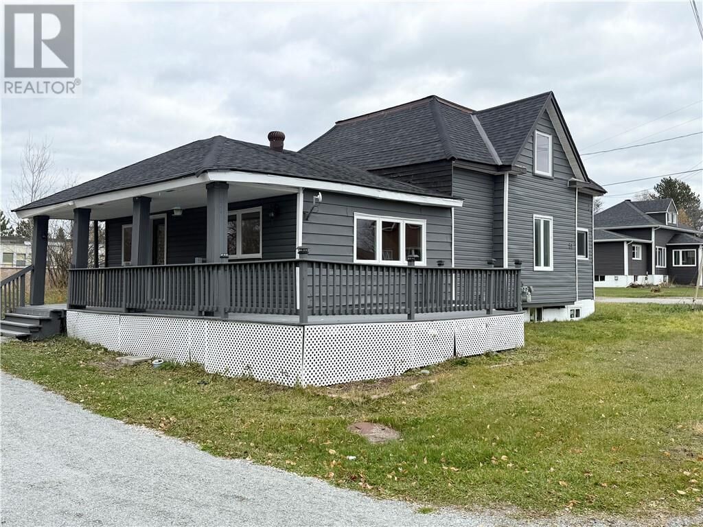 Property Photo: 51 Stanhope Avenue ON P0M 2N0