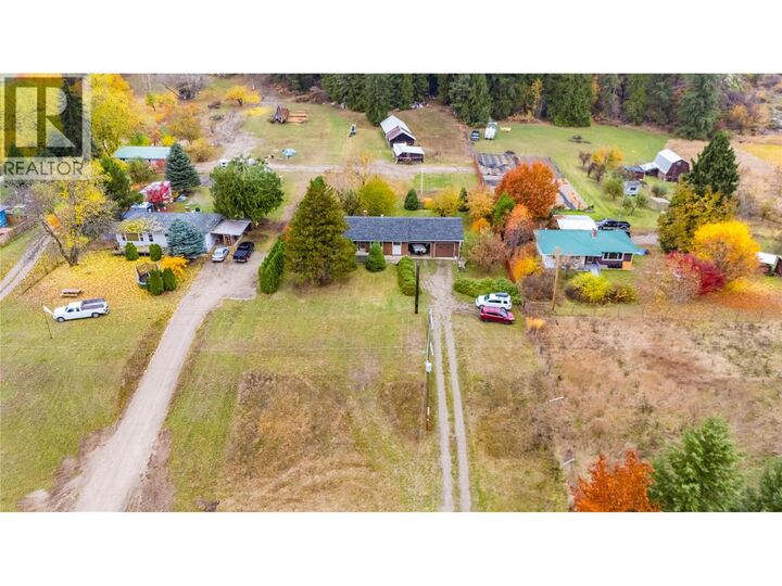 Photo de la propriété: 1535 Highway 3A Highway BC V1N 4M7