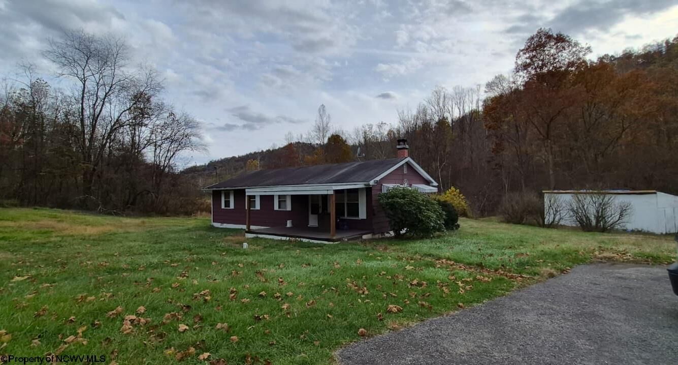 Property Photo: 4265 Galloway Road WV 26347