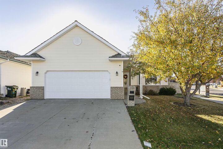 Property Photo: 121 Regal Close AB T8A 5X9