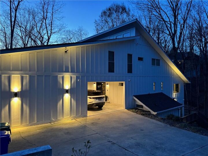 Property Photo: 3880 The Ascent NE GA 30319