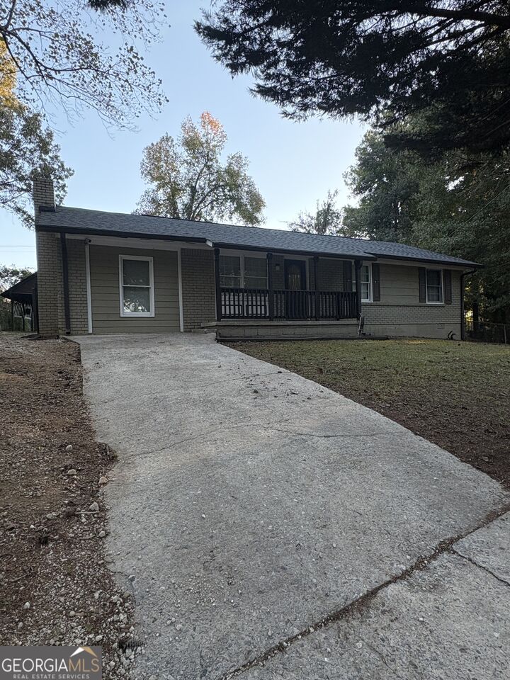 Property Photo: 657 Utoy Court GA 30238