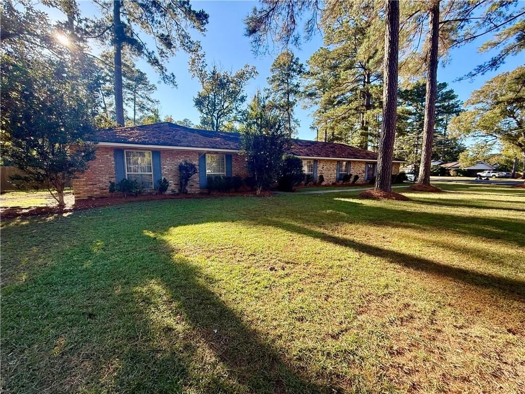 Property Photo:  1104 Nugent Street  LA 71342 