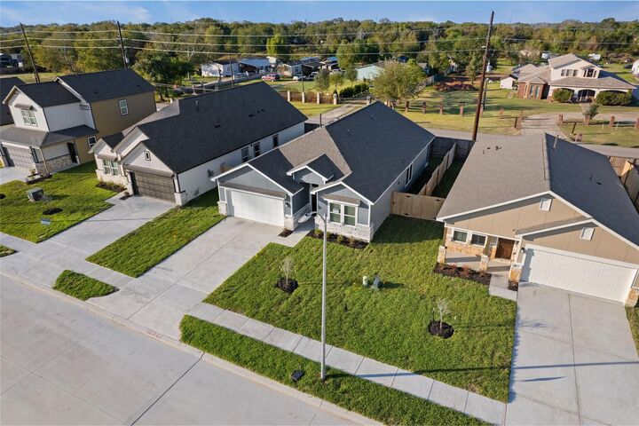 Property Photo: 1123 Santee Court TX 77583